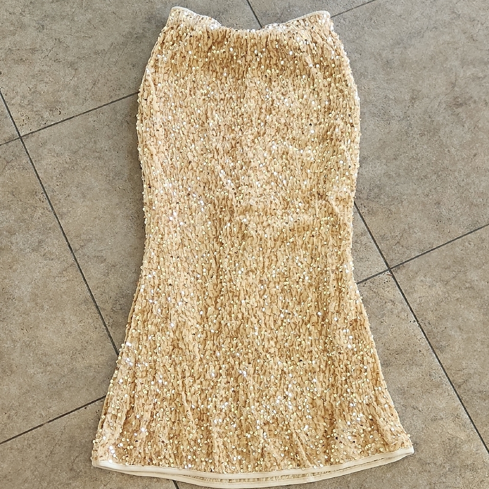 NWOT..Sequin Mermaid Gold Maxi Skirt